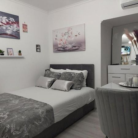 City Lux Square Apartment Скоп'є Екстер'єр фото